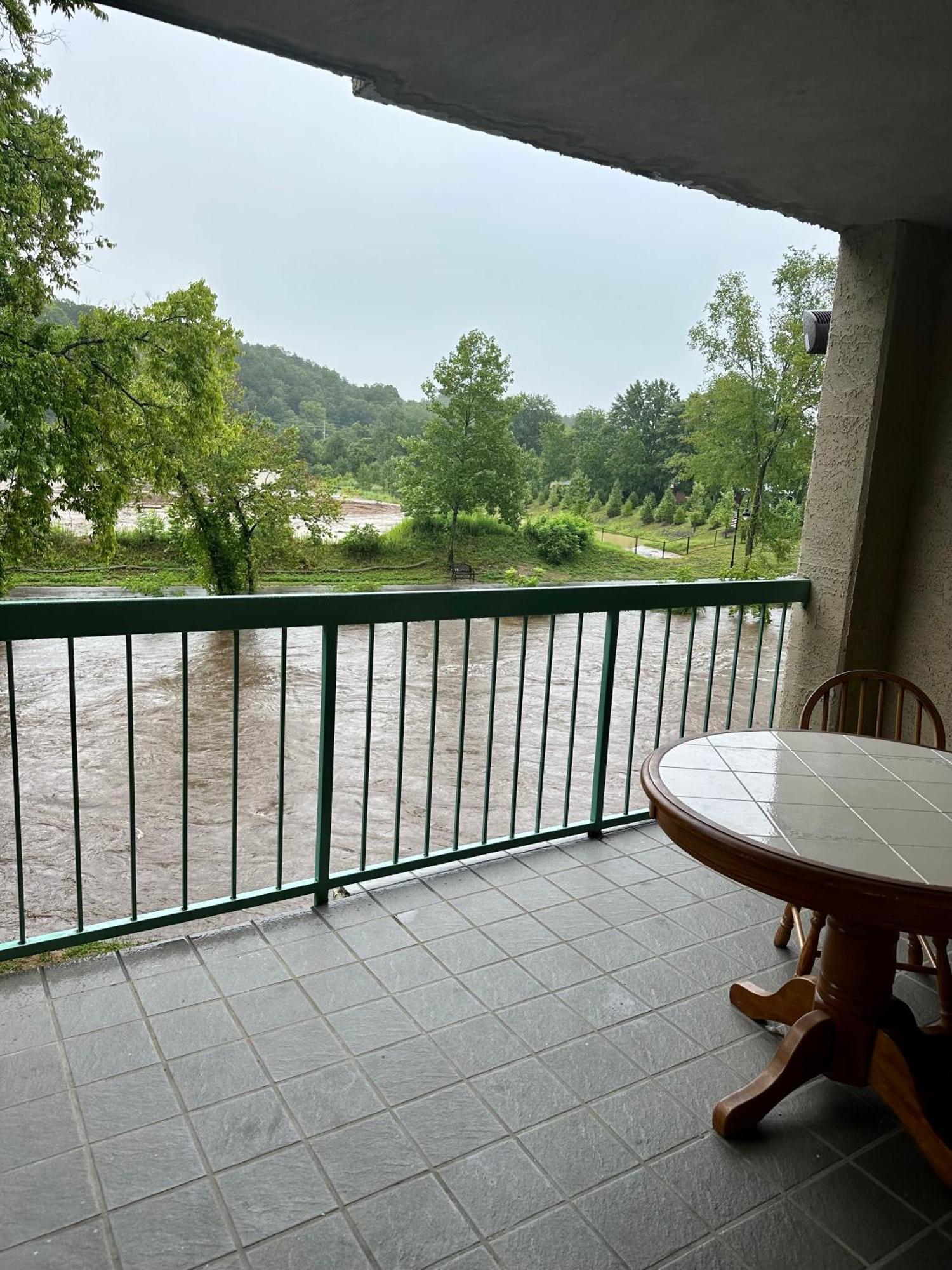 River Place Condos #610 3Bd Pigeon Forge Exterior photo